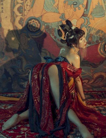 《变成黑皮辣妹后和朋友做了》_BD英语韩国电影在线观看