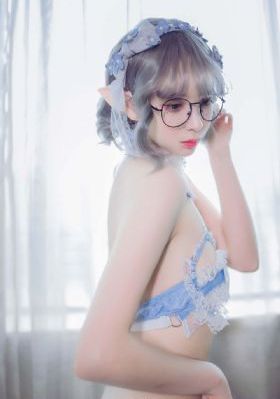 小妖精抬起臀嗯啊喷水h视频_华人原创AV免费在线观看